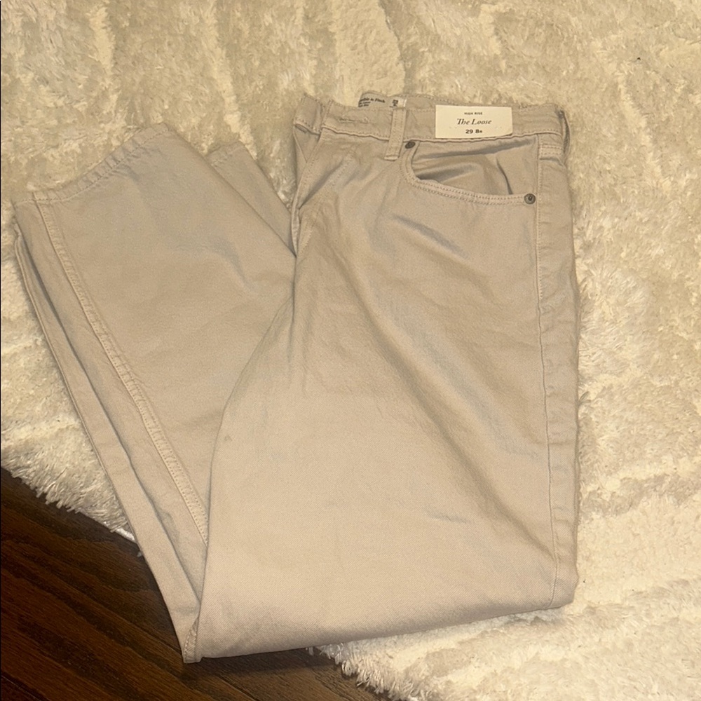 Abercrombie loose jeans in light tan color